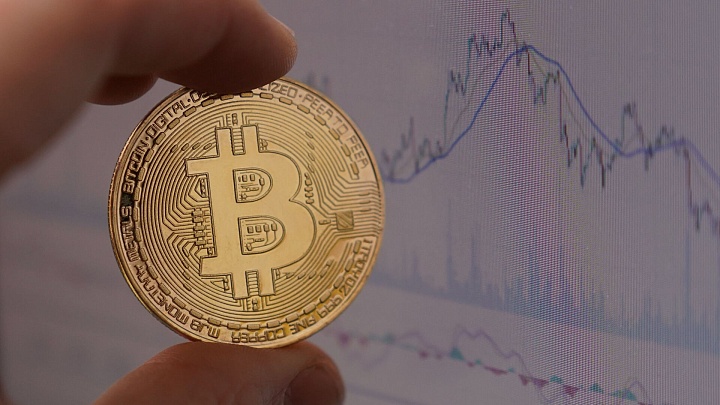 Стоимость биткоина впервые с мая опустилась ниже 95 тысяч долларов