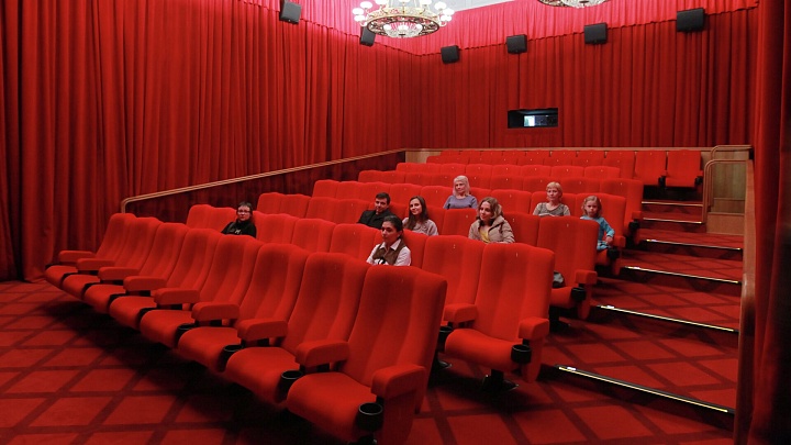 Россияне стали реже ходить в кинотеатры