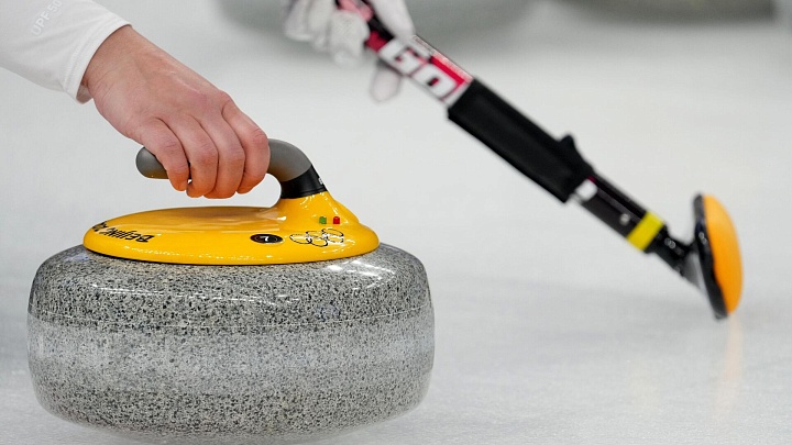 World Curling рассмотрит вопрос допуска российских керлингистов в апреле